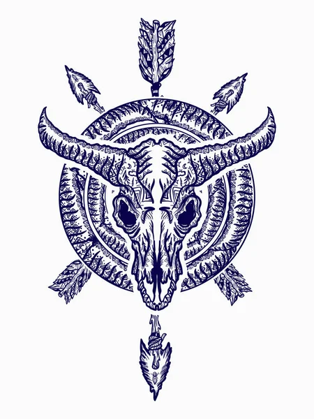 Cráneo de bisonte y tatuaje de flechas cruzadas. Arte tribal — Vector de stock