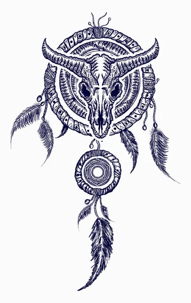 バイソンの頭蓋骨とインドの夢キャッチャー タトゥー。部族芸術 — ストックベクタ