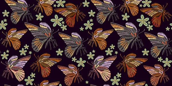 Hermosas mariposas vintage bordado clásico — Archivo Imágenes Vectoriales