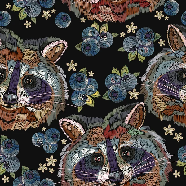 Raccoons et myrtilles broderie motif sans couture — Image vectorielle