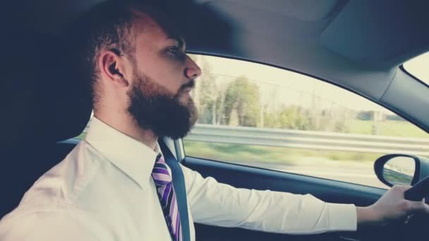 ビジネスの男性運転ポラロイド スタイル — ストック動画