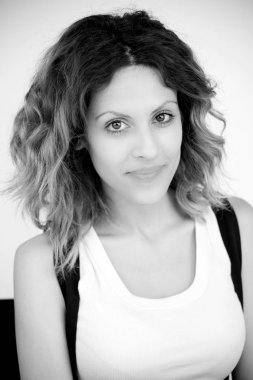 Çok güzel genç bayan görünümlü kamera