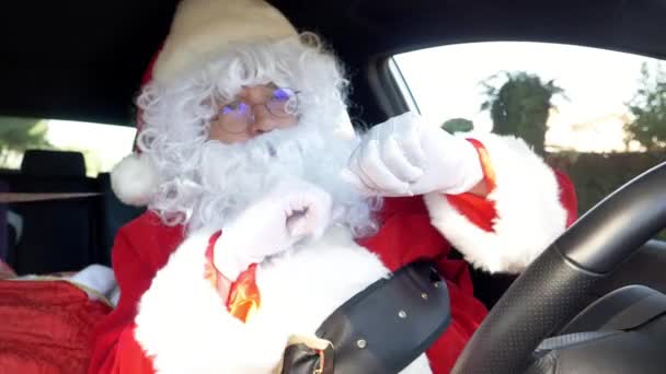 Санта Клаус Водив Машину Танцюючи Веселою Лячкою — стокове відео
