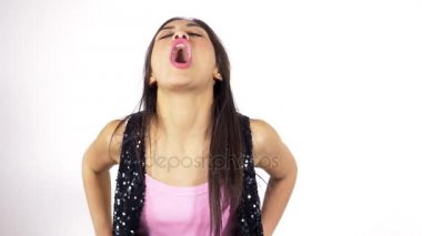 İzole kamera seyir serin İspanyol moda kadın modeli şarkı