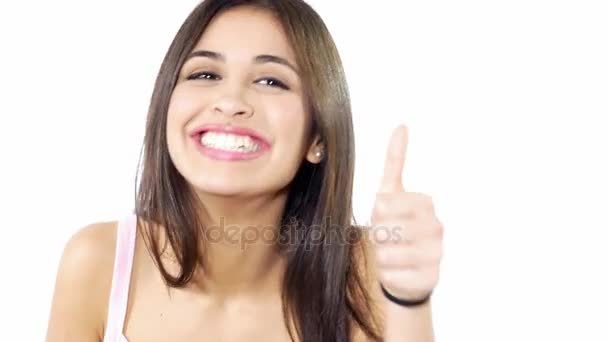 Bonito Feliz Hispânico Menina Polegares Até Sorrindo — Vídeo de Stock