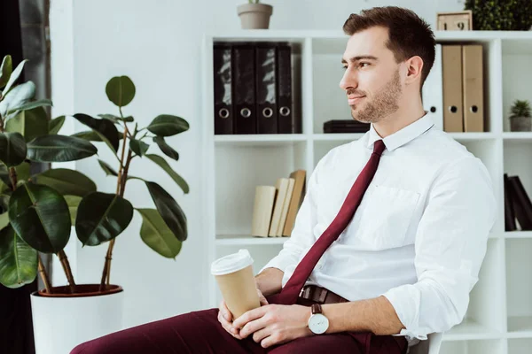 Handsome Businessman Coffee Break Modern Office — Free Stock Photo