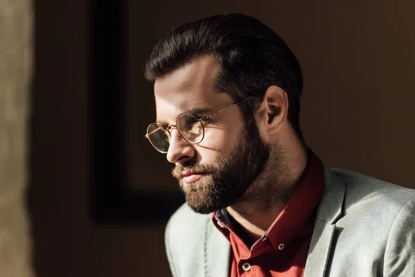 Retrato de homem elegante em óculos — Fotografia de Stock