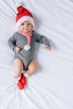 Noel Baba şapkalı bebek çocuk