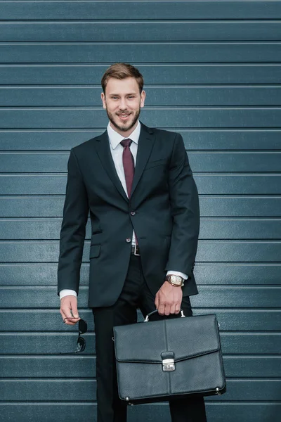 Caucasian businessman wearing suit — Stock Photo