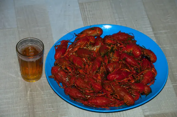 Crawfish rouge bouilli avec de la bière. Aliments naturels — Photo