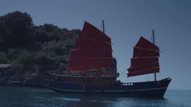 Tayland - 22 Mayıs 2015: Dümen bir yelkenli. Yelkenli tekne yat. 