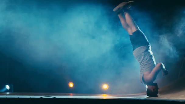 Break Dance choreografia wydajności zwolnionym tempie — Wideo stockowe
