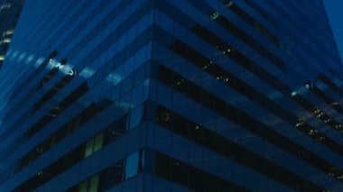 Şehir merkezinde sokak perspektif görünüm. Sabah erkenden. Los Angeles, Kaliforniya 