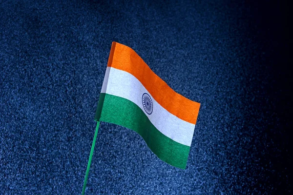 Hint bayrak mavi zemin üzerine