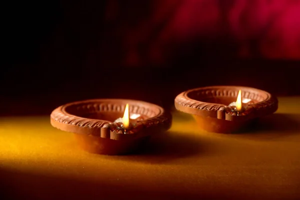 Decoratieve en traditionele verlichte Diwali Lamp — Stockfoto