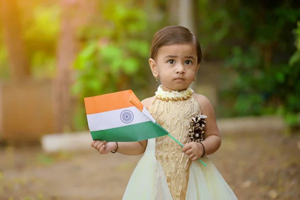 Indian Girl Child Holding Indian Flag — Stock Photo, Image