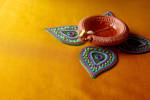 Lâmpada de Diwali iluminado decorativas e tradicionais — Fotografia de Stock