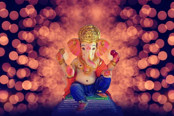 Lord ganesha standbeeld in gips — Stockfoto