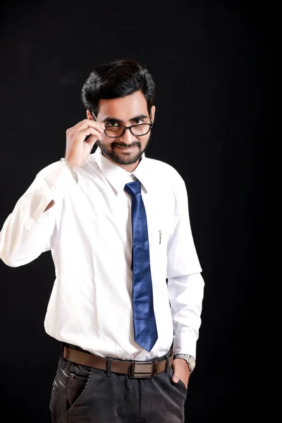 Ινδική νεαρού άνδρα με γυαλιά — Φωτογραφία Αρχείου