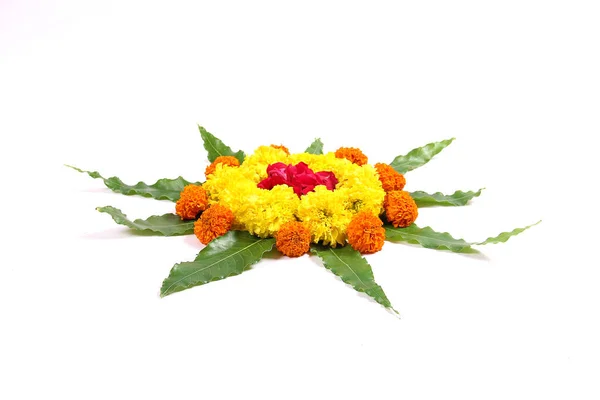 Arte de rangoli de flor de Marigold — Foto de Stock