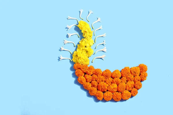Arte de rangoli de flor de Marigold — Foto de Stock