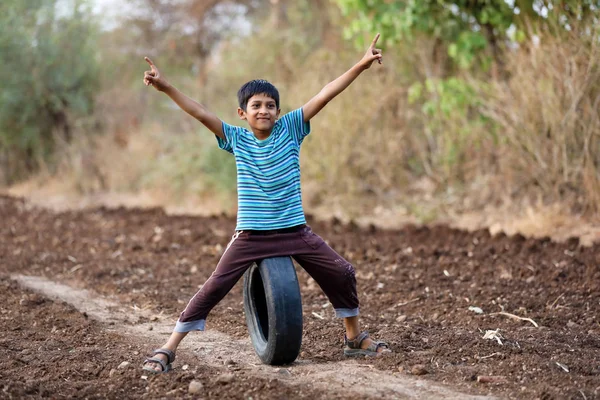 Boldog Vidéki Indiai Gyermek — Stock Fotó
