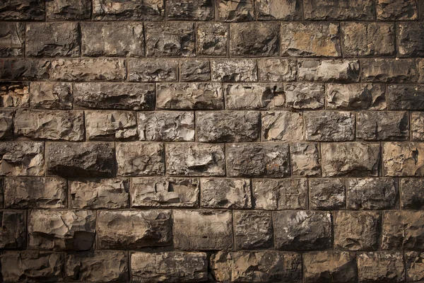 Alte Mauer, aus verschiedenen Ziegeln gebaut — Stockfoto