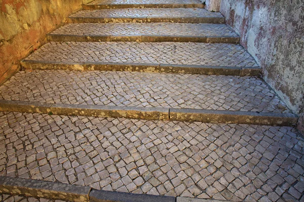 Steintreppe auf der Straße — Stockfoto