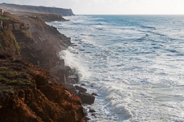 Atlantik Okyanusu kıyısı manzarası