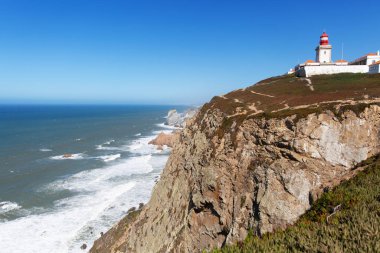 Okyanus ve deniz feneri manzarası