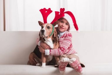 çocuk ve köpeği Noel