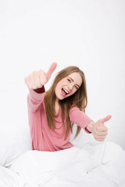 Woman with thumbs up — Stock Photo, Image