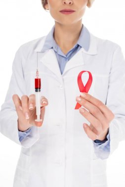 Doktor AIDS şerit ve şırınga ile