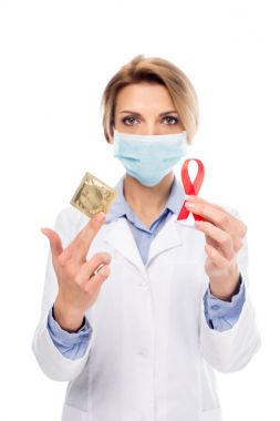 Doktor AIDS şerit ve prezervatif ile