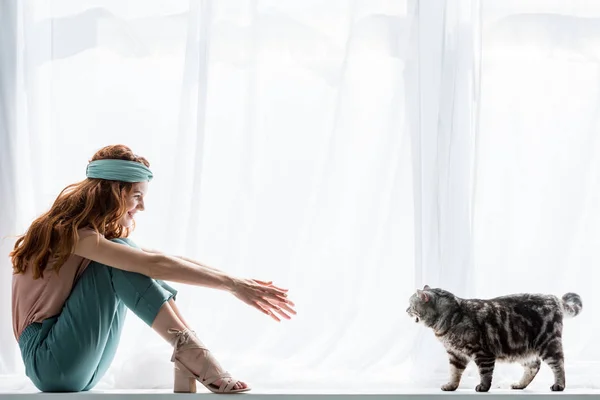 Happy Young Woman Sitting Windowsill Tabby Cat — Stock Photo, Image