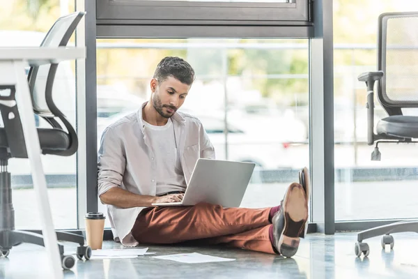 Concentrated Businessman Casual Clothes Sitting Floor Window Using Laptop — 스톡 사진