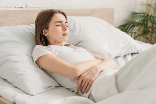 Frowned Girl Lying Bed Closed Eyes Suffering Stomach Pain — Stock Photo, Image