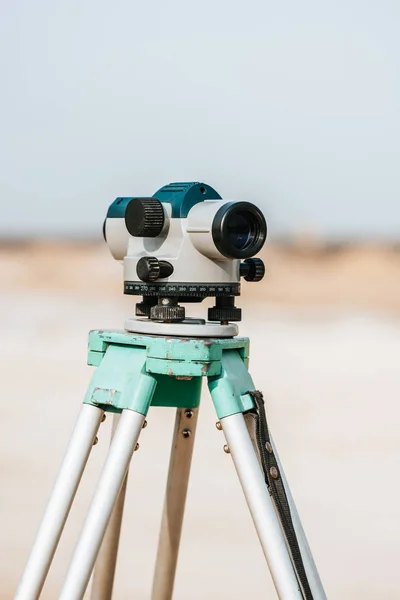 Digital Level Geodesy Measuring Tripod — Stock Photo, Image