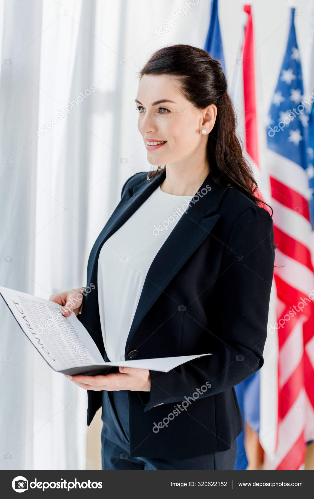Образ дипломата. Богатые девушки дипломаты. Девушка дипломат. Женщина директор. Дипломаты красивый.