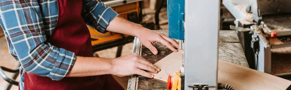 Panoramic Shot Woodworker Using Cnc Machine — Stock Photo, Image