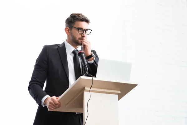 Low Angle View Scared Businessman Suit Standing Podium Tribune Conference — Stock Photo, Image