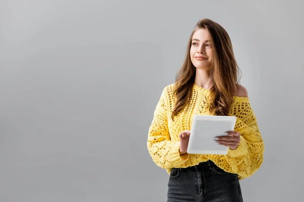 Menina Sorrindo Olhando Para Longe Usar Tablet Digital Isolado Cinza — Fotografia de Stock