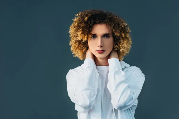 Curly Teenager Total White Outfit Hands Neck Isolated Green — Stock Photo, Image