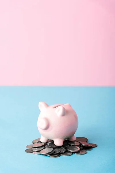 Silver Coins Piggy Bank Blue Pink — Stock Photo, Image
