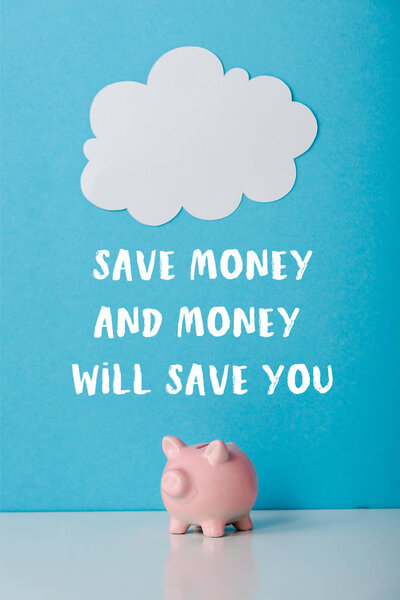 розовый копилку рядом с белым облаком и сэкономить деньги и деньги сэкономят вам письма на синий
 
