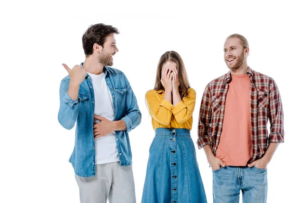 Joven Apuntando Con Dedo Lejos Cerca Sonriente Amigo Chica Cubriendo — Foto de Stock