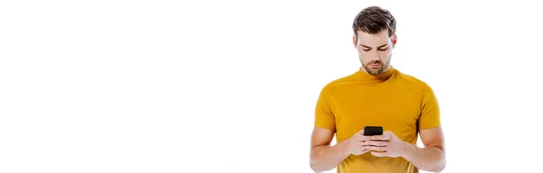 Hombre Guapo Usando Teléfono Inteligente Aislado Blanco Plano Panorámico — Foto de Stock