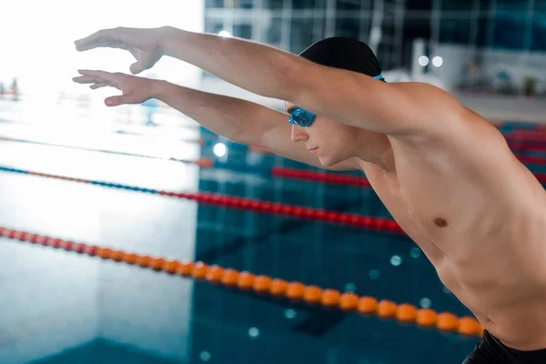 Handsome Muscular Swimmer Goggles Outstretched Hands — Stock Photo, Image