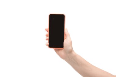 Akıllı telefon tutan kadının beyaz üzerinde izole edilmiş görüntüsü
