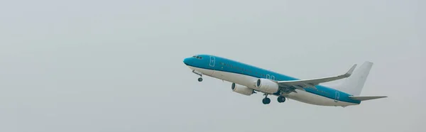 Panoramic Shot Flight Departure Plane Cloudy Sky — Stock Photo, Image